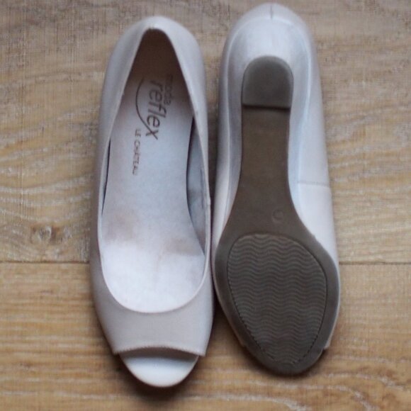 Le Château | Leather Tan Coloured Wedge Sandals - Picture 6 of 9